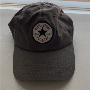 i’m selling a gray converse hat!